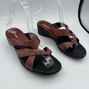 Clarks Sandals Womens Size‎ 6 Wedge Leather Flower Black Reddish Brown Strappy